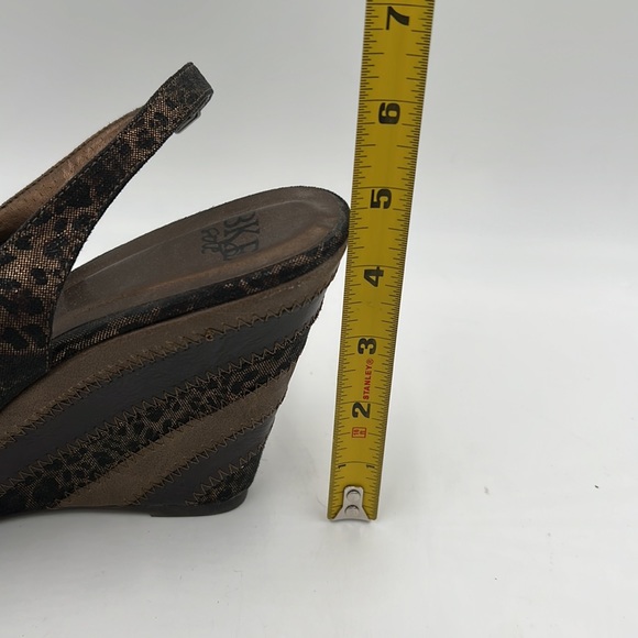 BKE SOUL BLACK GOLD TAN PEEP TOE WEDGE HEELS NEW WITH TAGS SIZE 10 - Picture 9 of 9